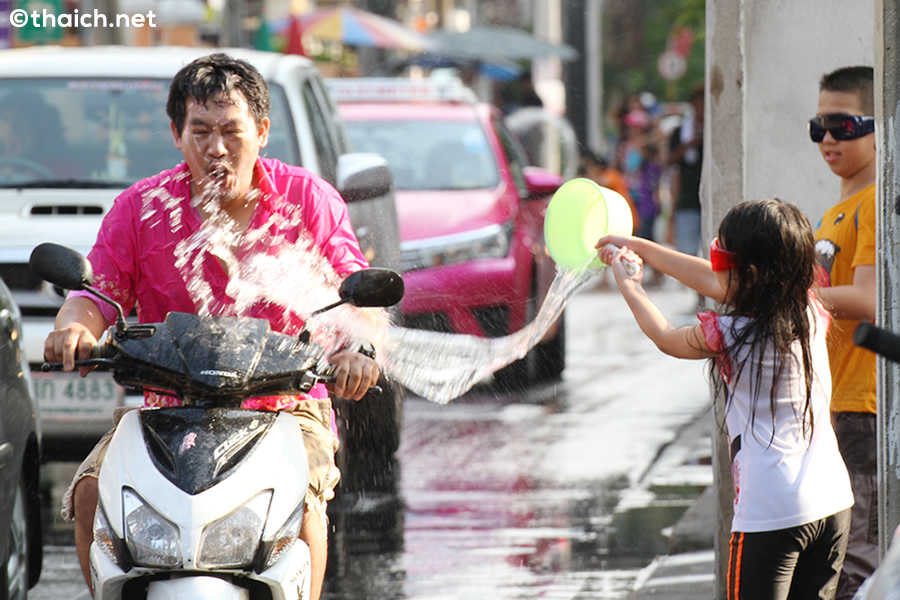 2015年ソンクラーン（タイ正月・水かけ祭り）の様子