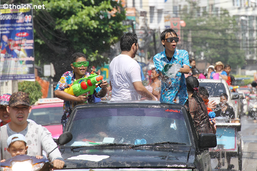 2015年ソンクラーン（タイ正月・水かけ祭り）の様子