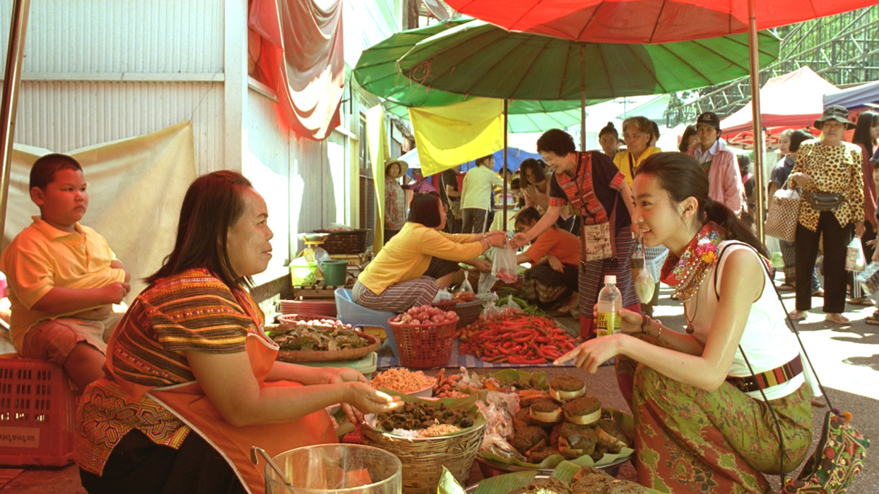 Kōki,タイの市場で現地の人と触れ合う、大塚製薬「ボディメンテ ドリンク」CMで