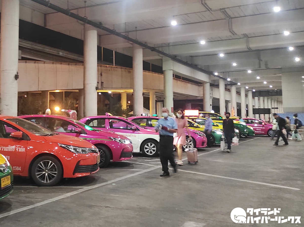 バンコクのタクシーの荷物追加料金、空港発着のみに適用